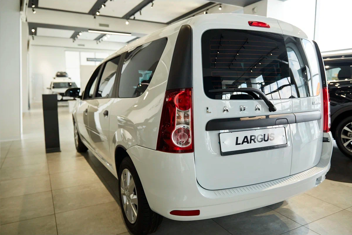 Lada Largus в Сургут - еще фото